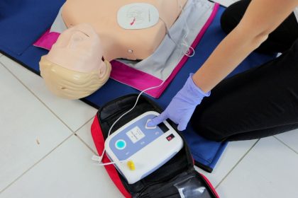 Défibrillateur DEA : Guide d'Utilisation et Conseils Pratiques