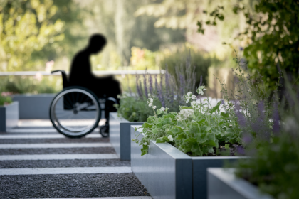 Aménagement extérieur accessible : adapter son jardin en cas de mobilité réduite