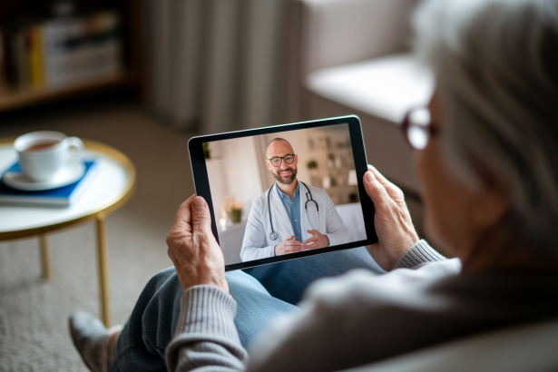 Traitement chronique : optimiser son suivi médical sans multiplier les déplacements