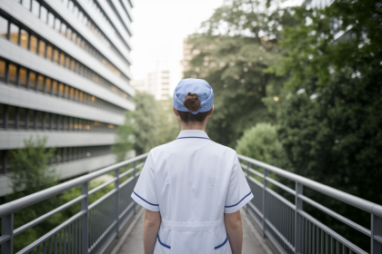 Burnout médical : réorienter sa carrière sans perdre son expertise santé